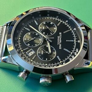 Stuhrling Original Silver and Black Watch. 44mm
Comes with box and papers